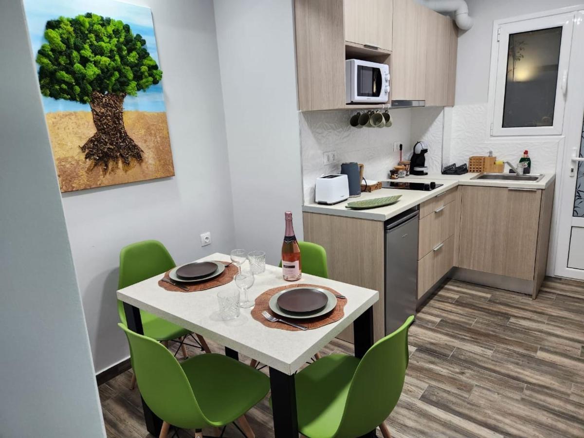 Cozy Apartment Metaxourgeio Greendom 아테네 외부 사진